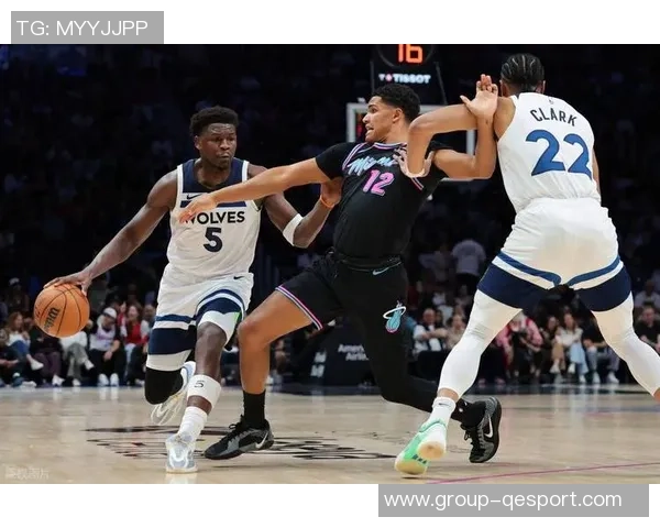 局势逆转爱德华兹上篮得分兰德尔罚球全中森林狼下半场强势开局13-0