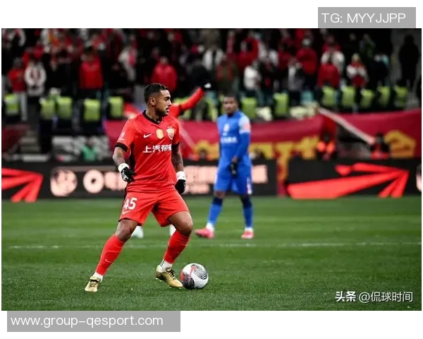 河南队热身赛大胜上海海港非主力阵容展现强劲实力 河南队热身赛大胜上海海港非主力阵容展现强劲实力