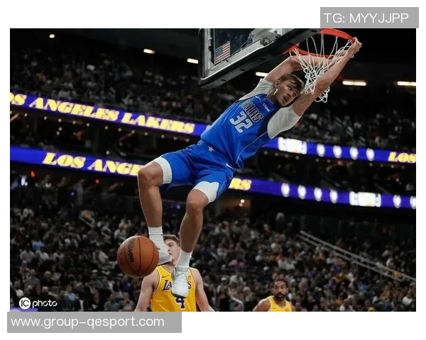 张佳玮点评浓眉与弗拉格的成长历程揭示篮球背后的成人礼意义 张佳玮点评浓眉与弗拉格的成长历程揭示篮球背后的成人礼意义