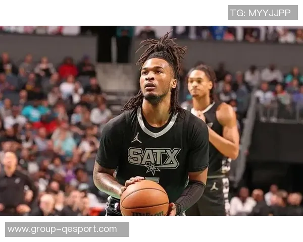 福克斯称赞文班亚马是顶尖球员强调团队合作的重要性