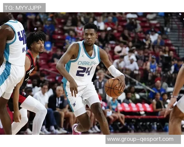 黄蜂主帅盛赞米勒的控球能力与防守阅读能力展现出色选择 黄蜂主帅盛赞米勒的控球能力与防守阅读能力展现出色选择